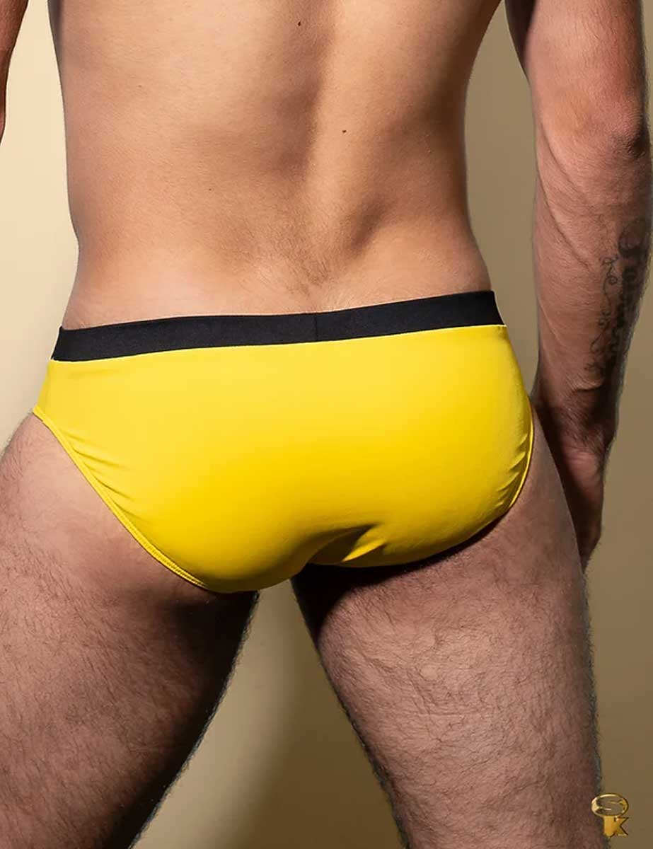 Traje de Baño Hombre Corte Brief Slim Amarelo Preto